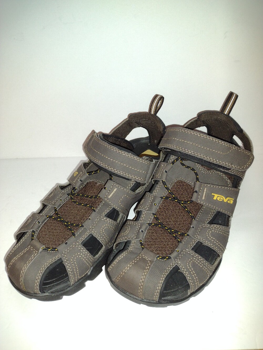 Teva Forebay Sandals Men Sz 8 Brown Closed Toe Hiking Water ShocPad Outdoors
